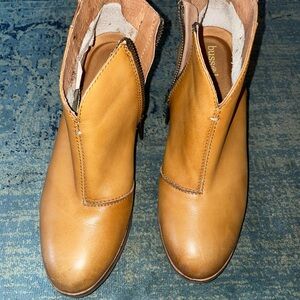 Bussola Tan Leather Ankle Boots